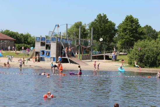 Stacaravan Op 5 Sterren Vakantiepark De Kuilart Friesland Aan Het Meer Met Zwembad 5P 237 Koudum Экстерьер фото