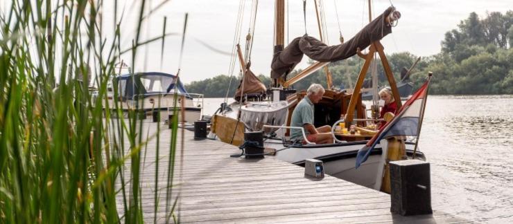 Stacaravan Op 5 Sterren Vakantiepark De Kuilart Friesland Aan Het Meer Met Zwembad 5P 237 Koudum Экстерьер фото